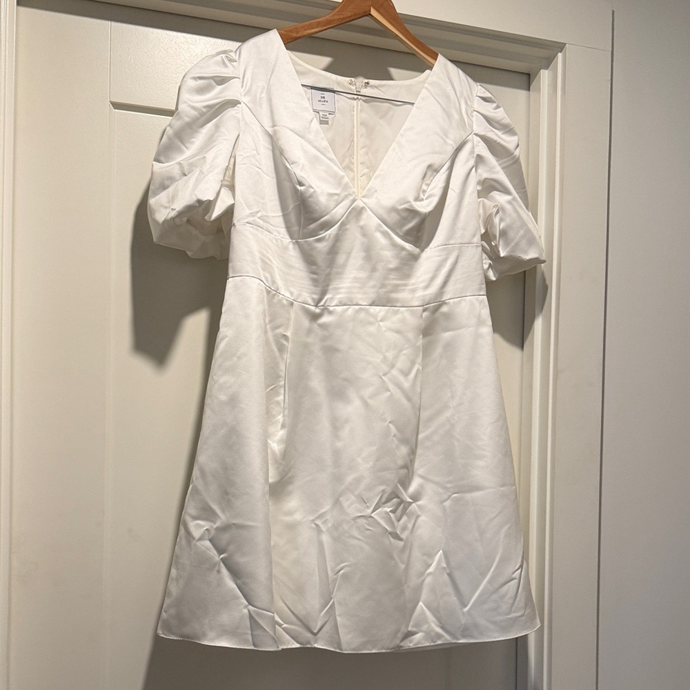 Elegant White Wedding Dress